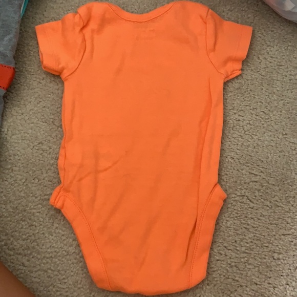 Mommy little dude onesie (0-3 months) - Picture 2 of 2
